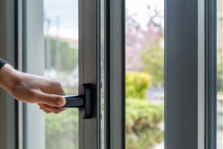 Conectează-ți casa: Huburi de conectivitate pentru integrarea SMART